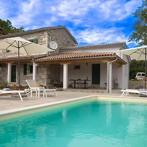  Villa Klara